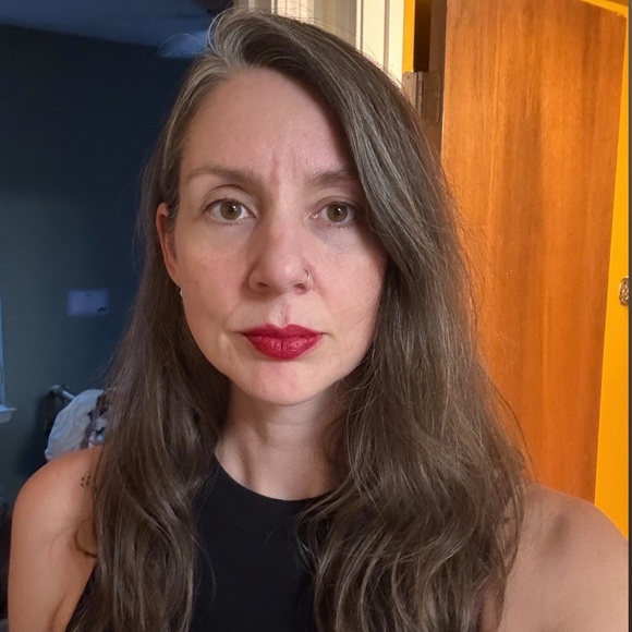 Meet your Posher, Jessica - Picture 1 of 1